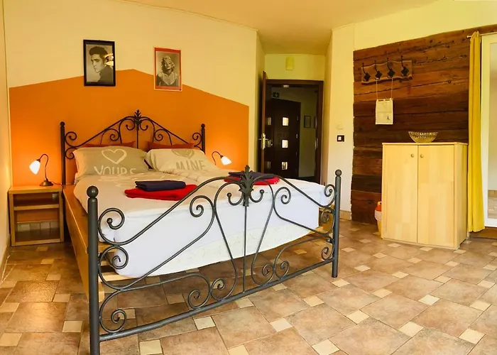 Дом отдыха Family House Мозирье