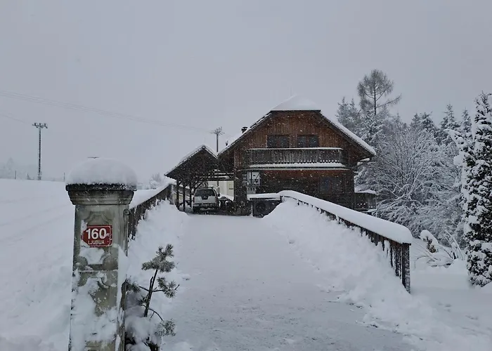 Дом отдыха Family House *